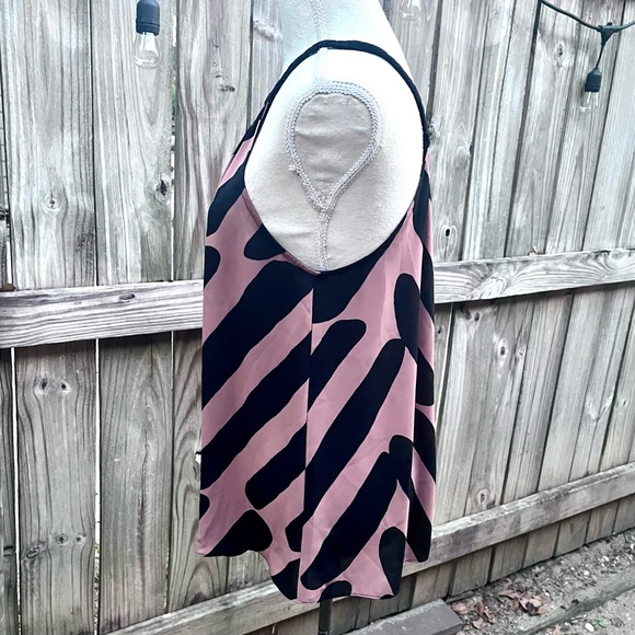 Ann Taylor Loft Lady’s Flowing Top; Size Medium - Picture 5 of 8